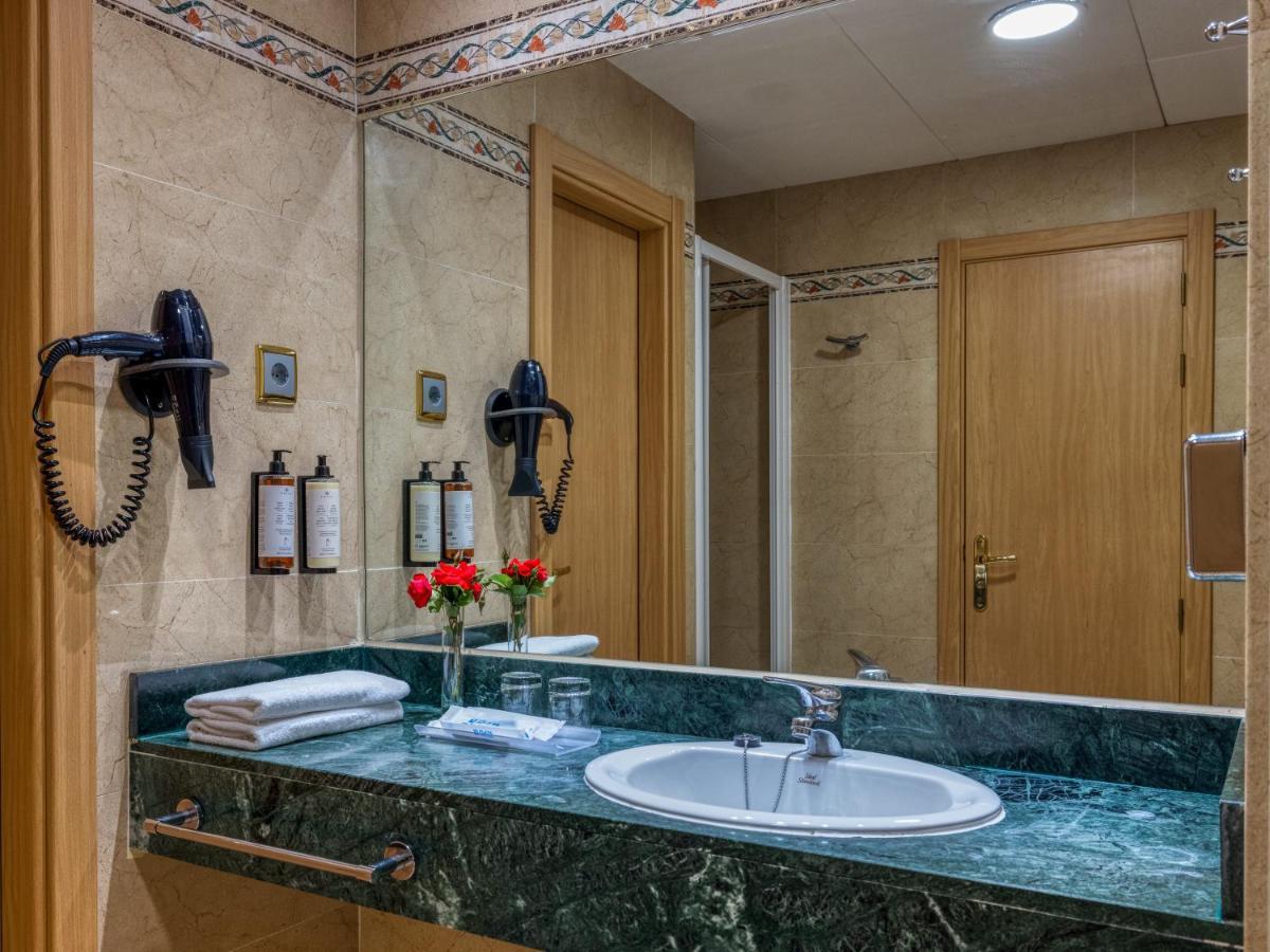 Twin Room Sea View